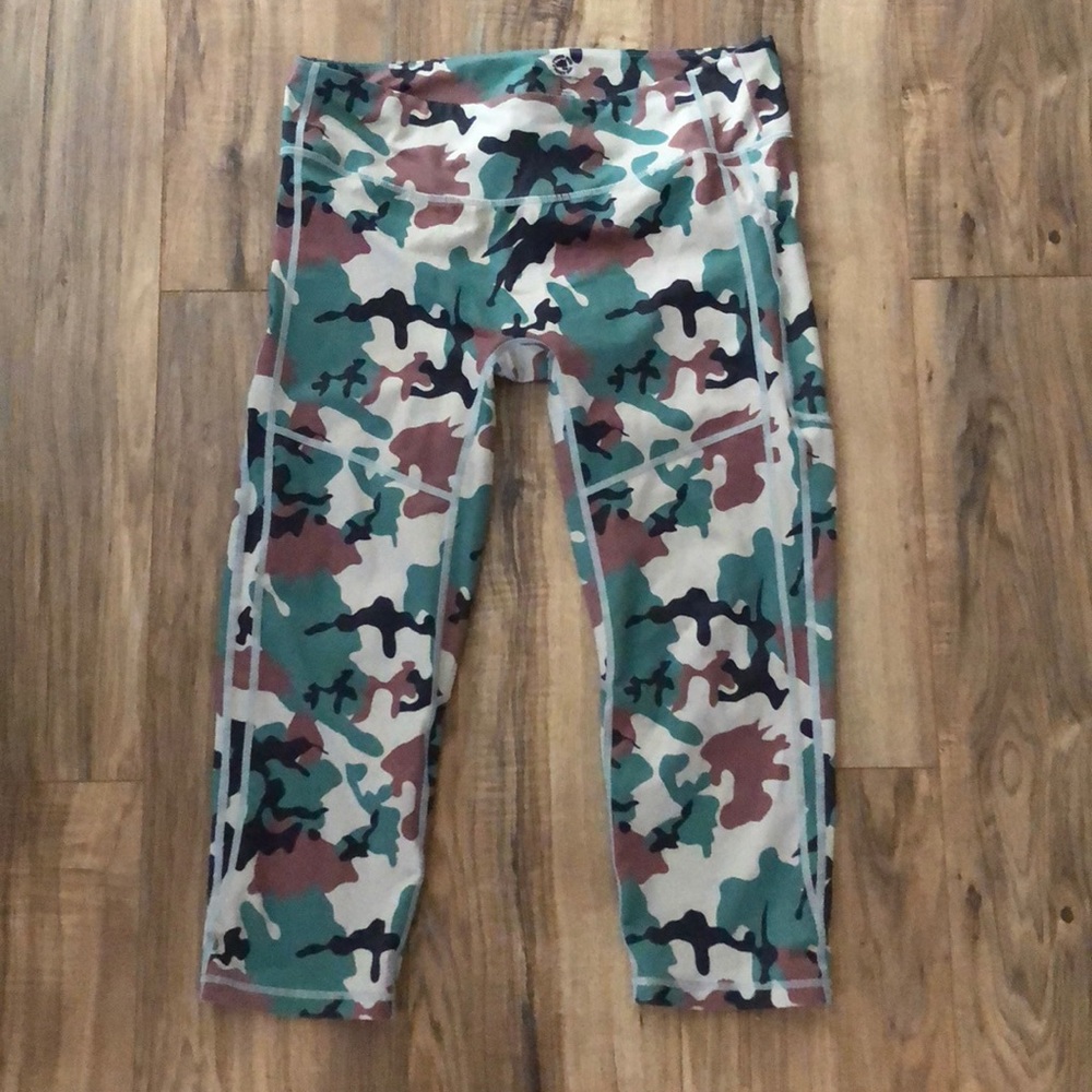 Feed me fight me Capri leggings
